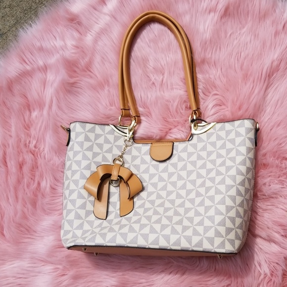 🍾Champagne🍾 Bag Collection - Picture 4 of 9